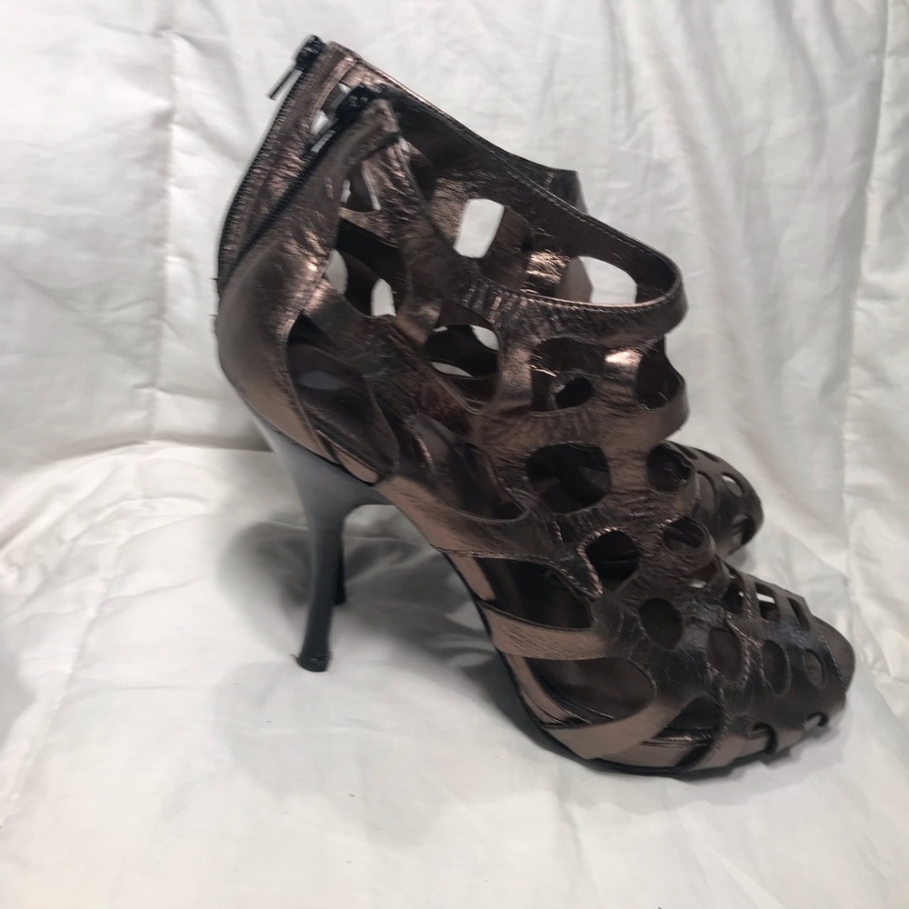 Pelle Moda Kammi-Pewter Peep Toe Cutout Bootie 9.5 M Size.